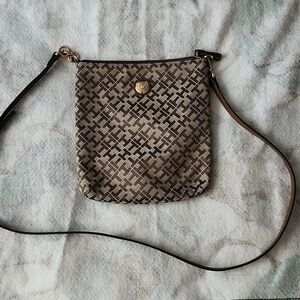 Tommy Hilfiger crossbody logo boxy purse brown and beige adjustable strap